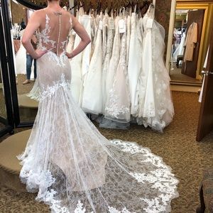 Brand new Casablanca wedding dress